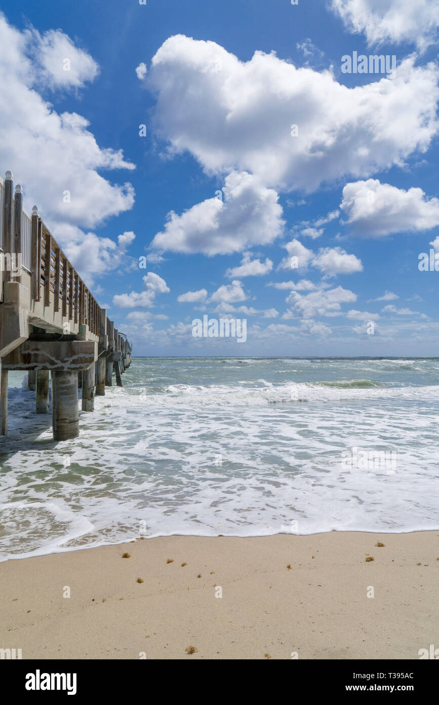 La jetée de pêche dans Lake Worth Florida Banque D'Images