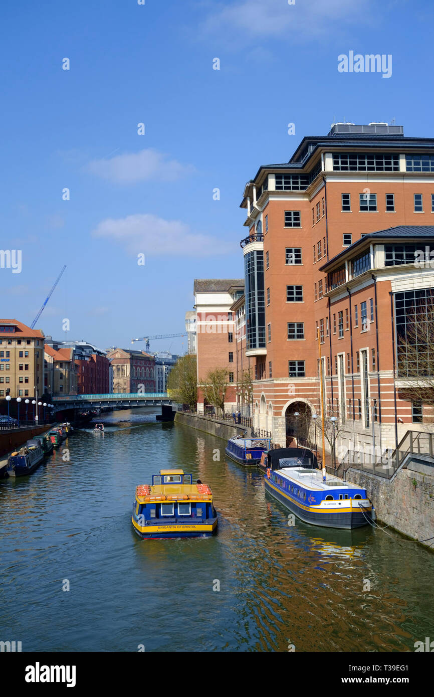 Rivière Avon et Ferry dans le centre-ville de Bristol uk Banque D'Images