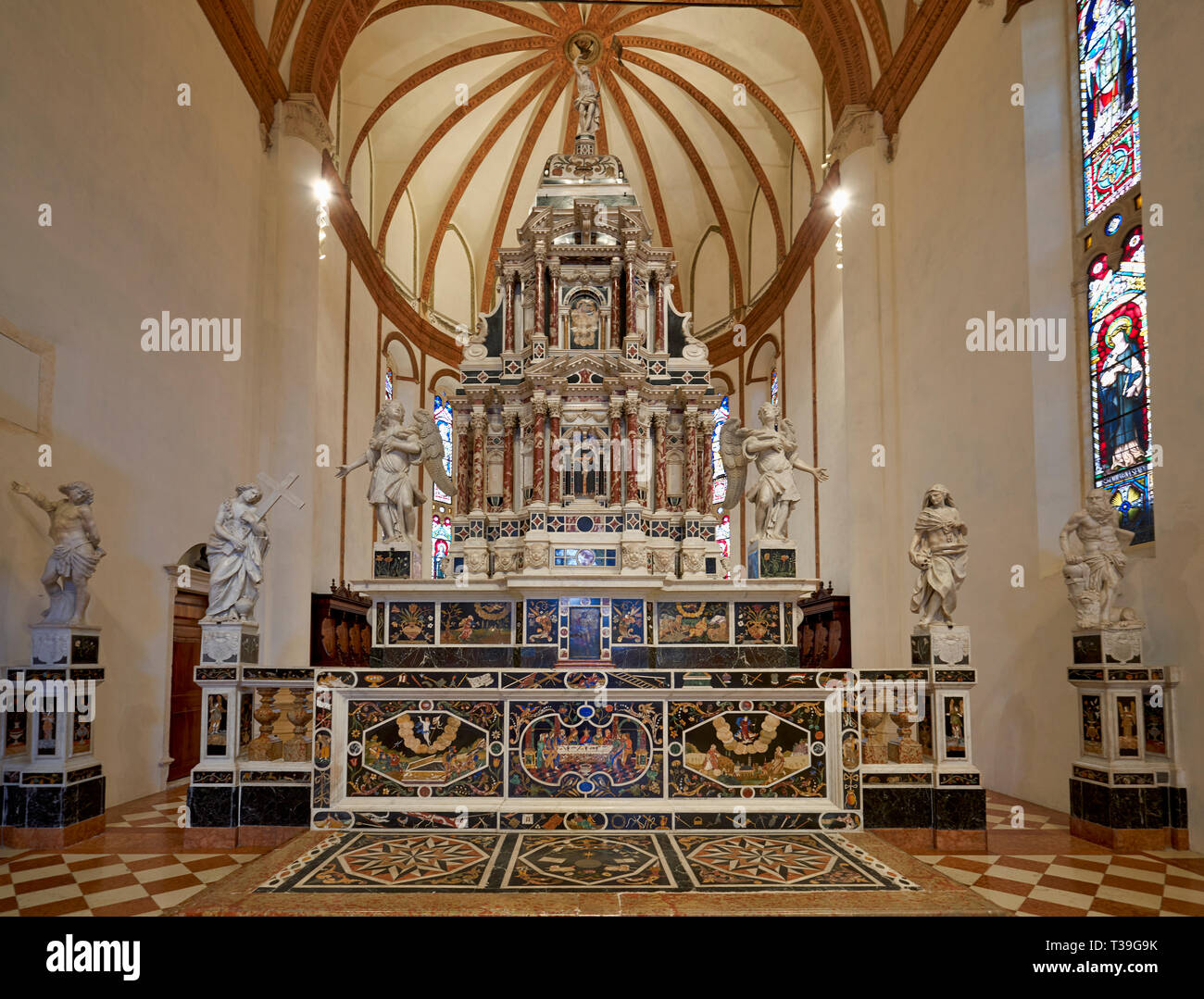 Vicenza, Vénétie, Italie. Santa Corona est un hôtel de style gothique, l'Église Catholique Romaine situé à Vicenza, Vénétie, Italie. L'église contient le Val Banque D'Images