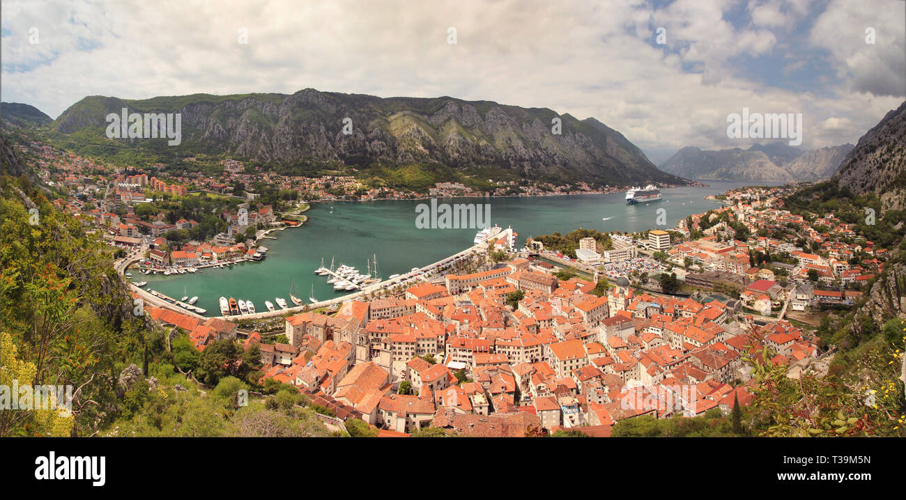 La magnifique vieille ville au patrimoine mondial de l'UNESCO  Kotor. Le Monténégro, des Balkans, de l'Europe. Banque D'Images