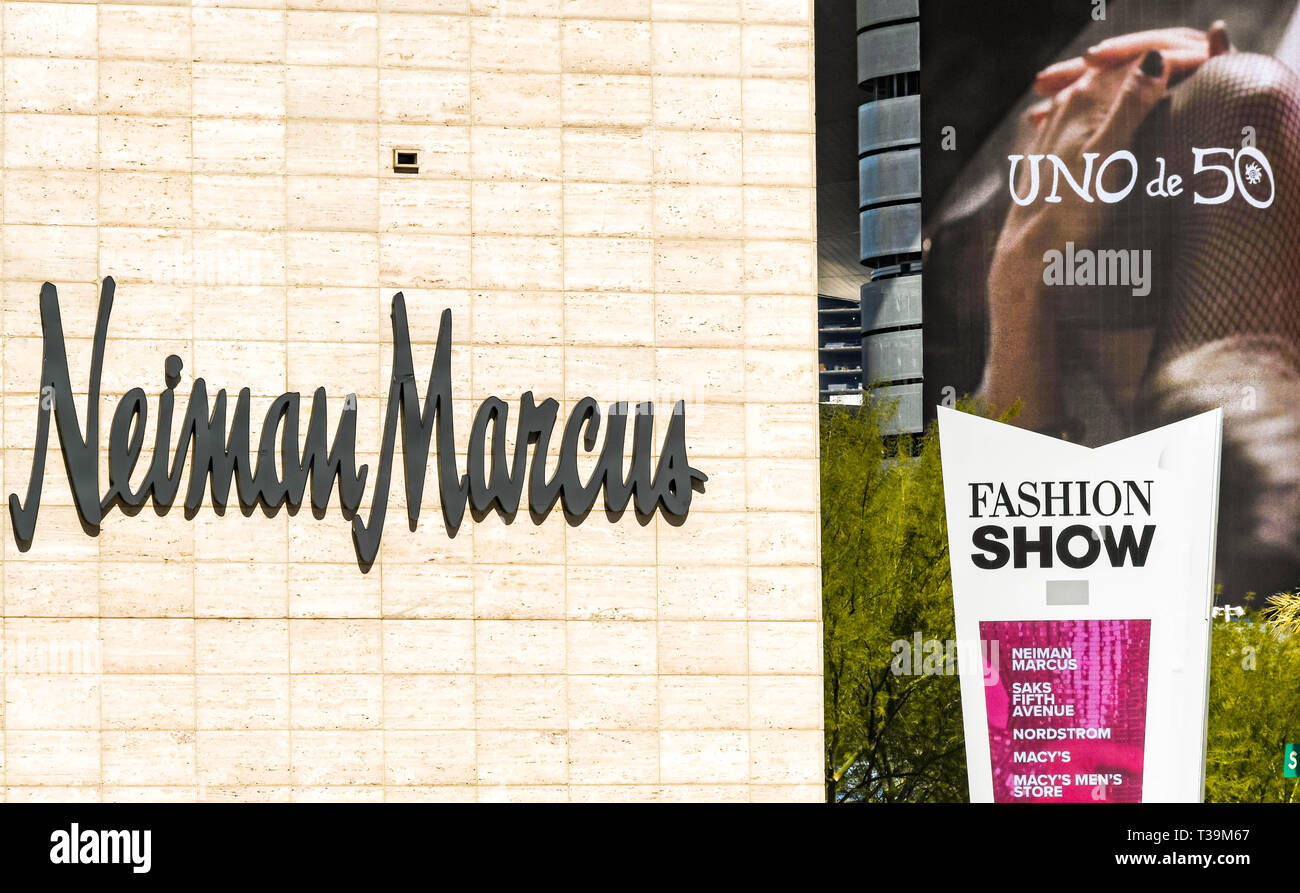 LAS VEGAS, NV, USA - Février 2019 : le logo sur le mur extérieur de la magasin Neiman Marcus sur Las Vegas Boulevard. Banque D'Images