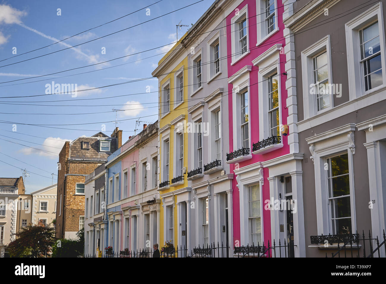 Londres, UK - Novembre 2018. Terrasse colorée typique maisons près de Portobello Road à Notting Hill. Banque D'Images