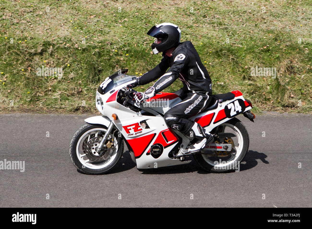 Chorley, Lancashire, Royaume-Uni. Avril, 2019. Hoghton Tower 43ème Sprint Moto. Rider 24 Terry Walker de Ulverston équitation une moto Yamaha 1987 FX Banque D'Images