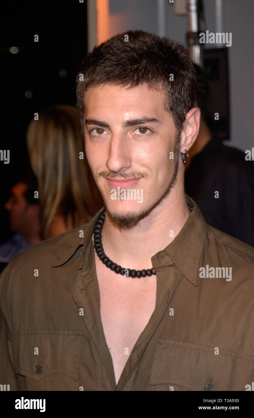 LOS ANGELES, CA. 28 juin 2001 : l'Acteur Eric Balfour à Hollywood pour partie de l'exposition d'art artiste Bryten Goss, hoseted par InStyle Magazine. © Paul Smith/Featureflash Banque D'Images