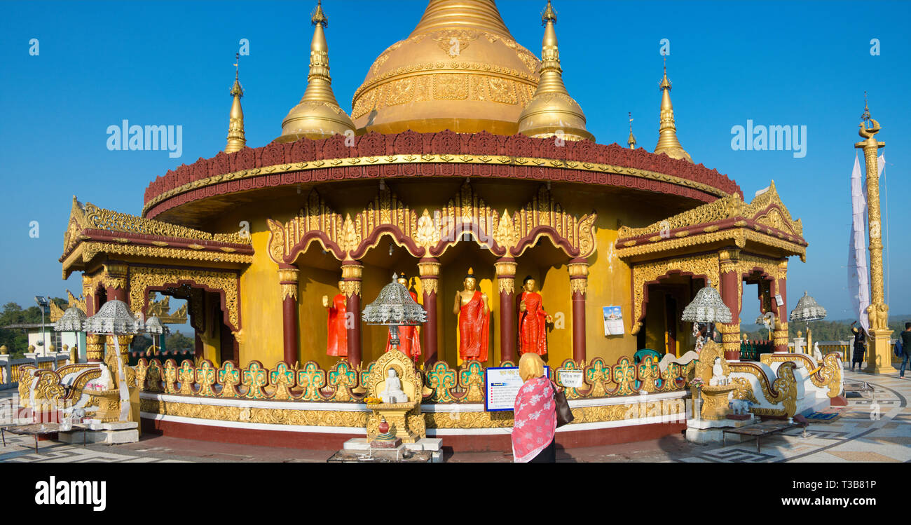 Temple d'or, le plus grand temple bouddhiste theravada au Bangladesh et a la deuxième statue de Bouddha, Bandarban, la division de Chittagong, Banque D'Images