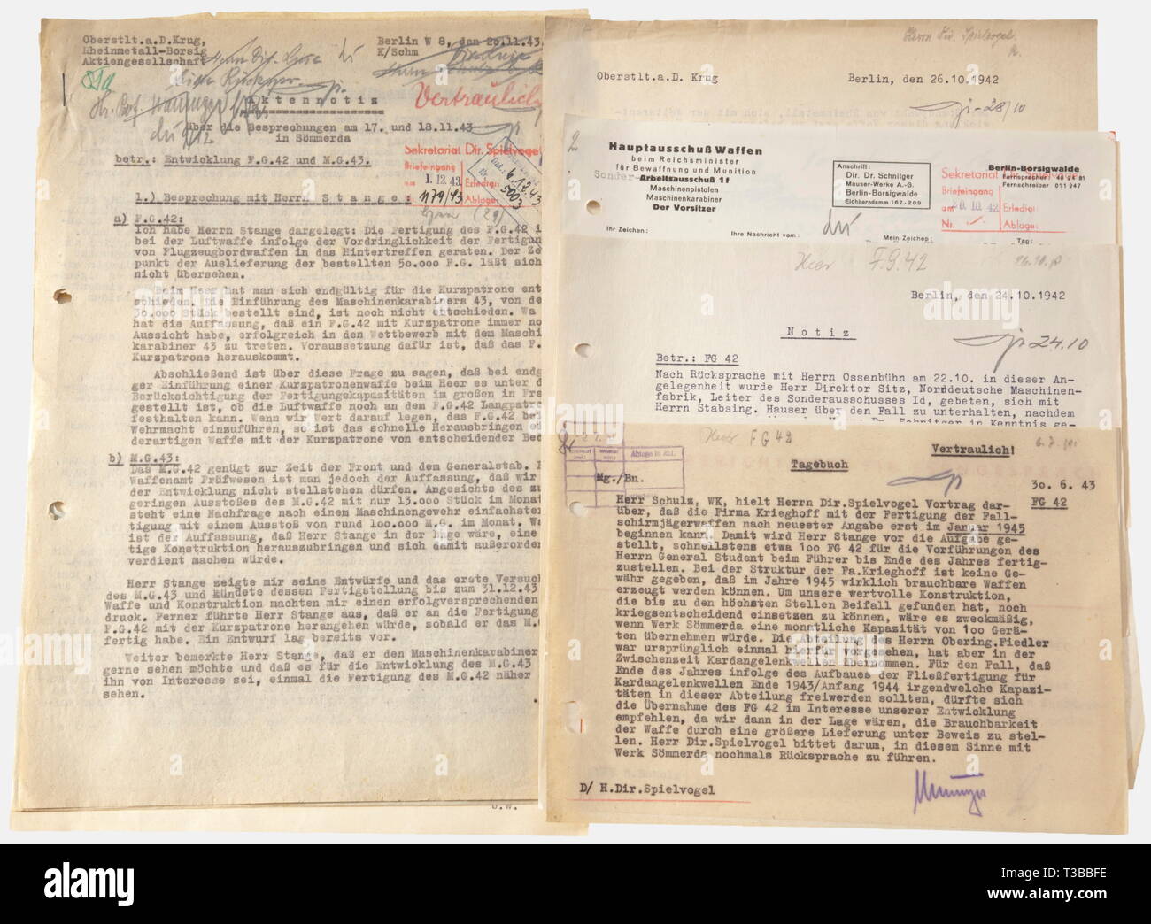 Les armes de service, de l'Allemagne jusqu'en 1945, la correspondance au sujet de la construction de la FG 42 fusil paratrooper, notes, protocoles, de journaux intimes et de la correspondance du bras central commission à Berlin avec l'armée, la force aérienne et les fabricants, Editorial-Use-seulement Banque D'Images