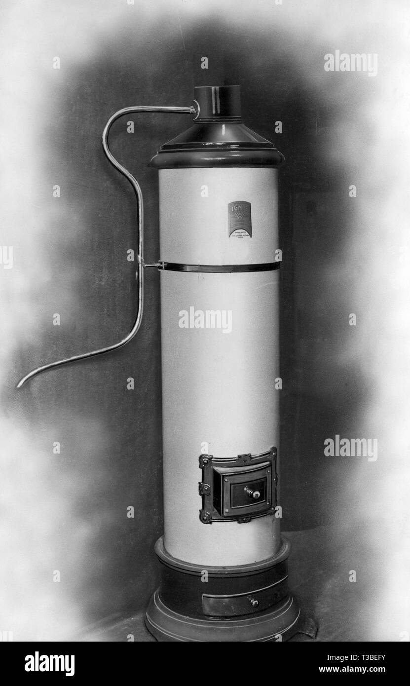 Ignis feu de bois de chauffage de l'eau, 1910-1920 Photo Stock - Alamy