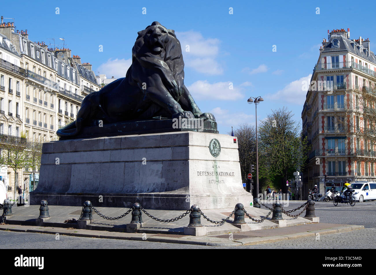 Lion de Belfort, une sculpture monumentale d'un lion par Bartholdi, de cuivre martelé, Place Denfert Rochereau à Paris, célèbre siège de Belfort Banque D'Images