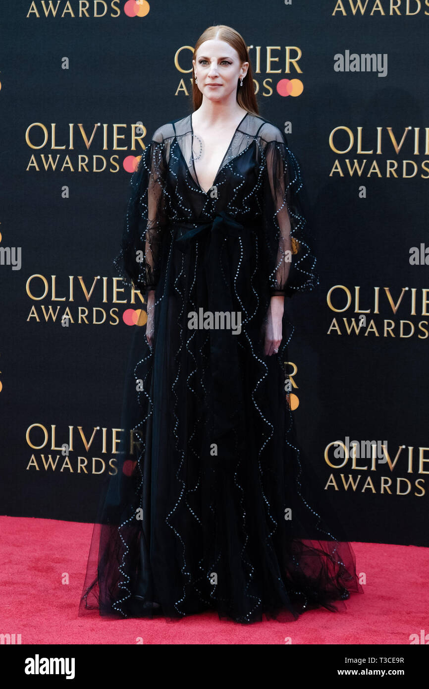Rosalie Craig pose sur le tapis rouge à l'Olivier Awards le dimanche 7 avril 2019 au Royal Albert Hall, Londres. . Photo par Julie Edwards. Banque D'Images