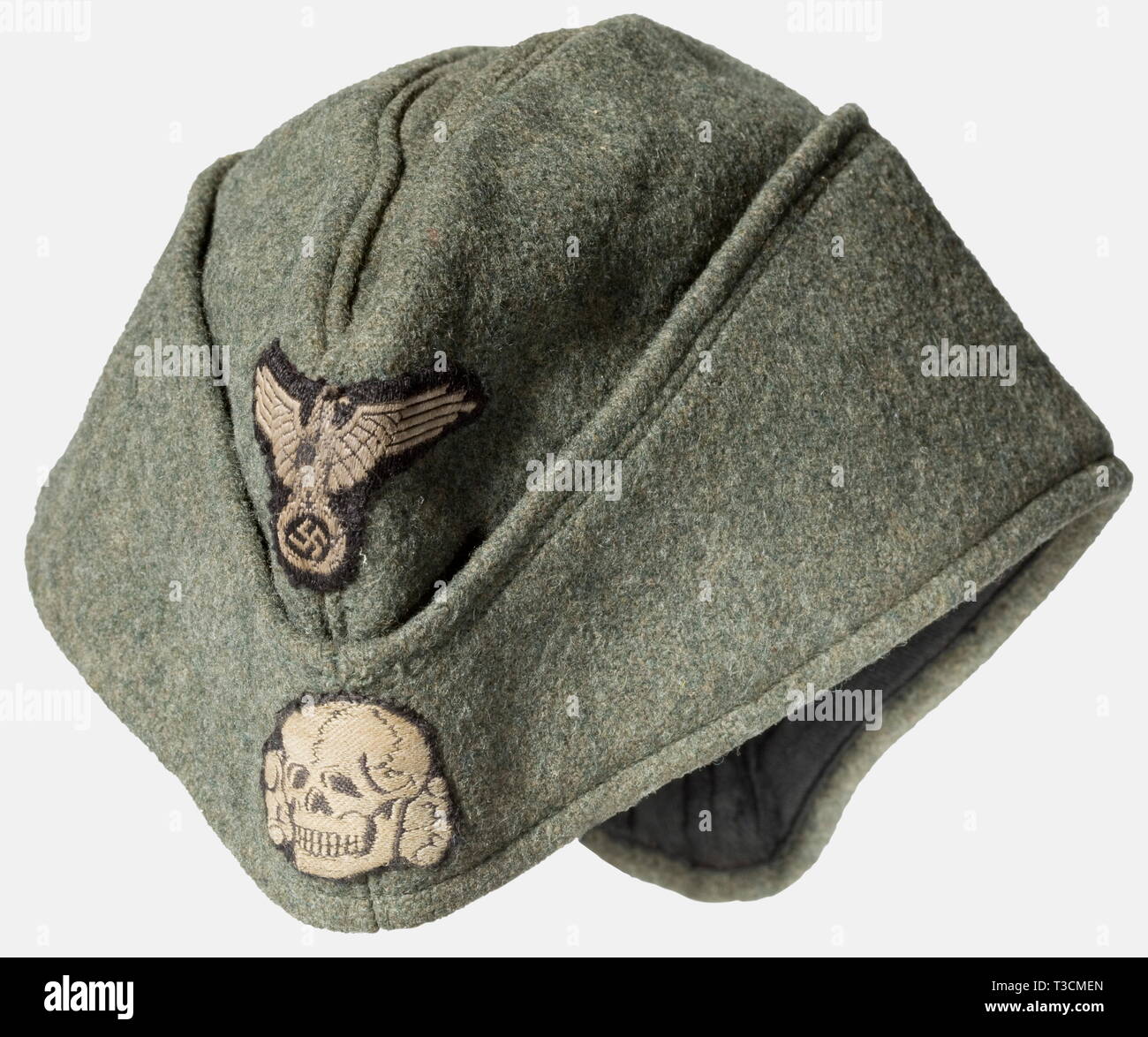 Une Garnison Cap Des Hommes Enroles Sous Officiers Au Champ Champ Uniforme Gris Laine Gris Cap Garrison Avec Passepoil De La Meme Matiere Tisse Bevo Gris Argent Insigne Sur Noir Doublure En Coton Noir Une Garnison Cap Des Hommes Enroles Sous Officiers Au Champ Champ Uniforme Gris Laine Gris Cap Garrison Avec Passepoil De La Meme Matiere Tisse Bevo Gris Argent Insigne Sur Noir Doublure En Coton Noir