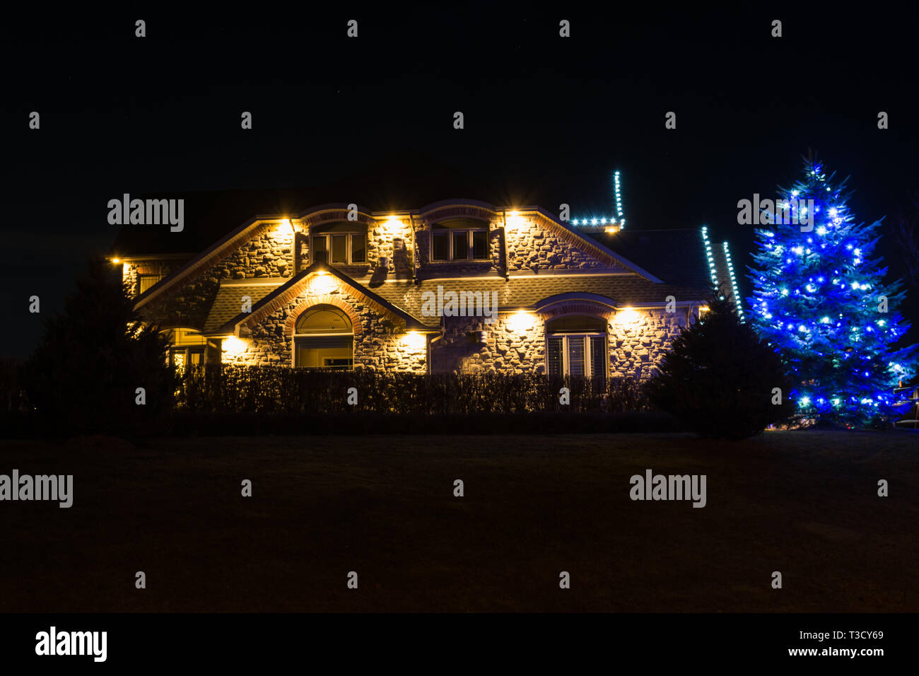 Scène de Noël accueil de luxe décoré avec des lumières Banque D'Images