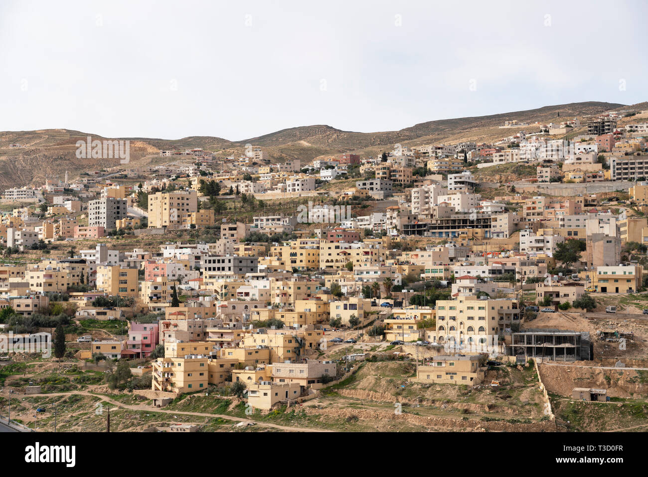 Vue du logement de la ville de Wadi Musa (Petra) en Jordanie, Moyen-Orient Banque D'Images