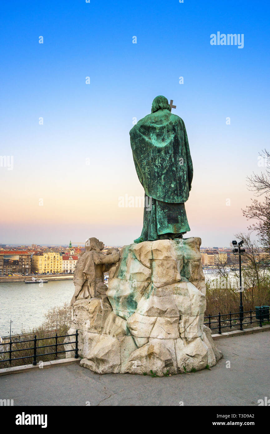 Budapest - Hongrie, vue de Gérard de Csanad Monument at Dusk Banque D'Images