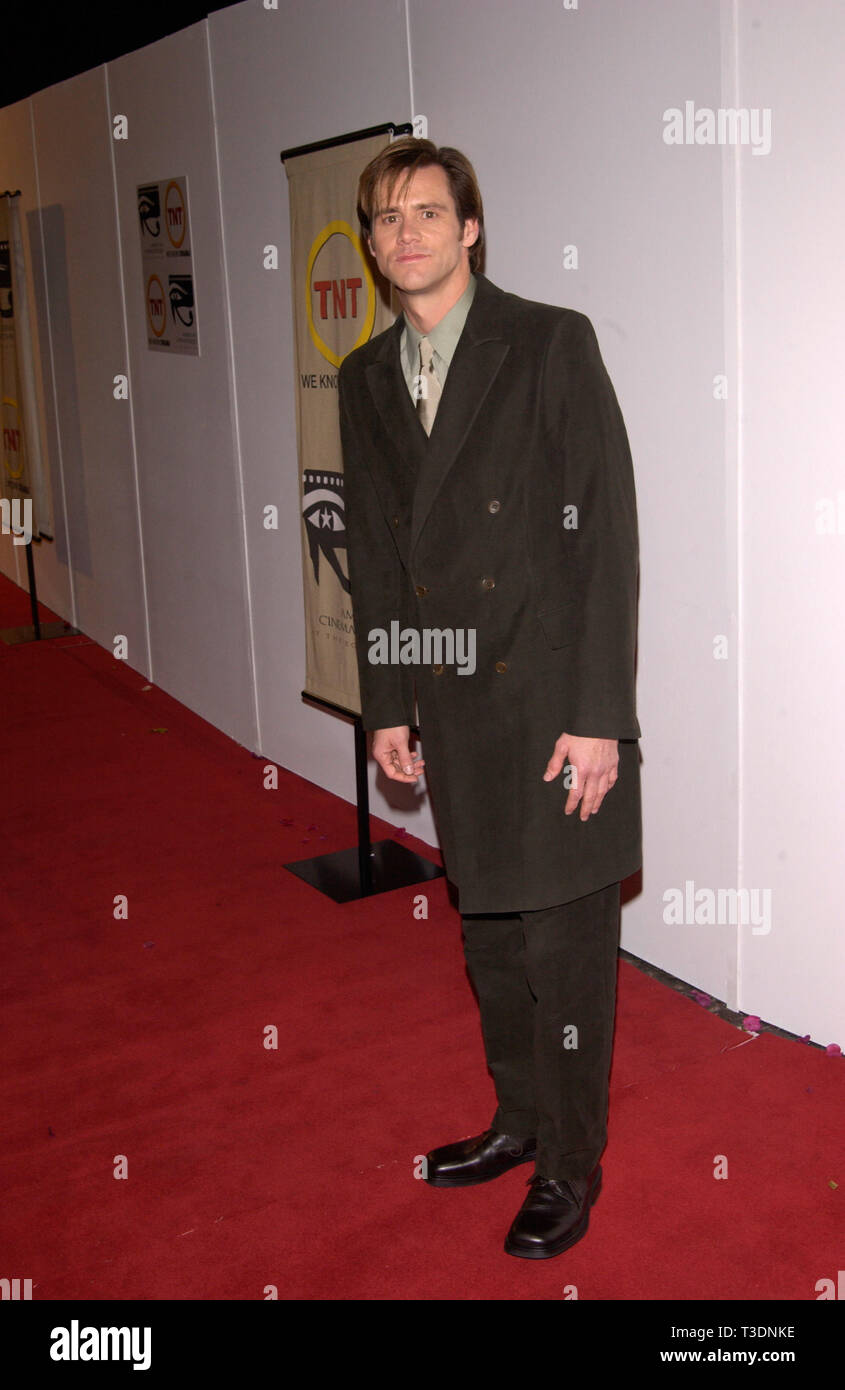 LOS ANGELES, CA. 28 octobre 2001 : l'acteur Jim Carrey à la 16e Conférence annuelle de l'American Cinematheque Ball, à Beverly Hills, en l'honneur Nicolas Cage. © Paul Smith/Featureflash Banque D'Images