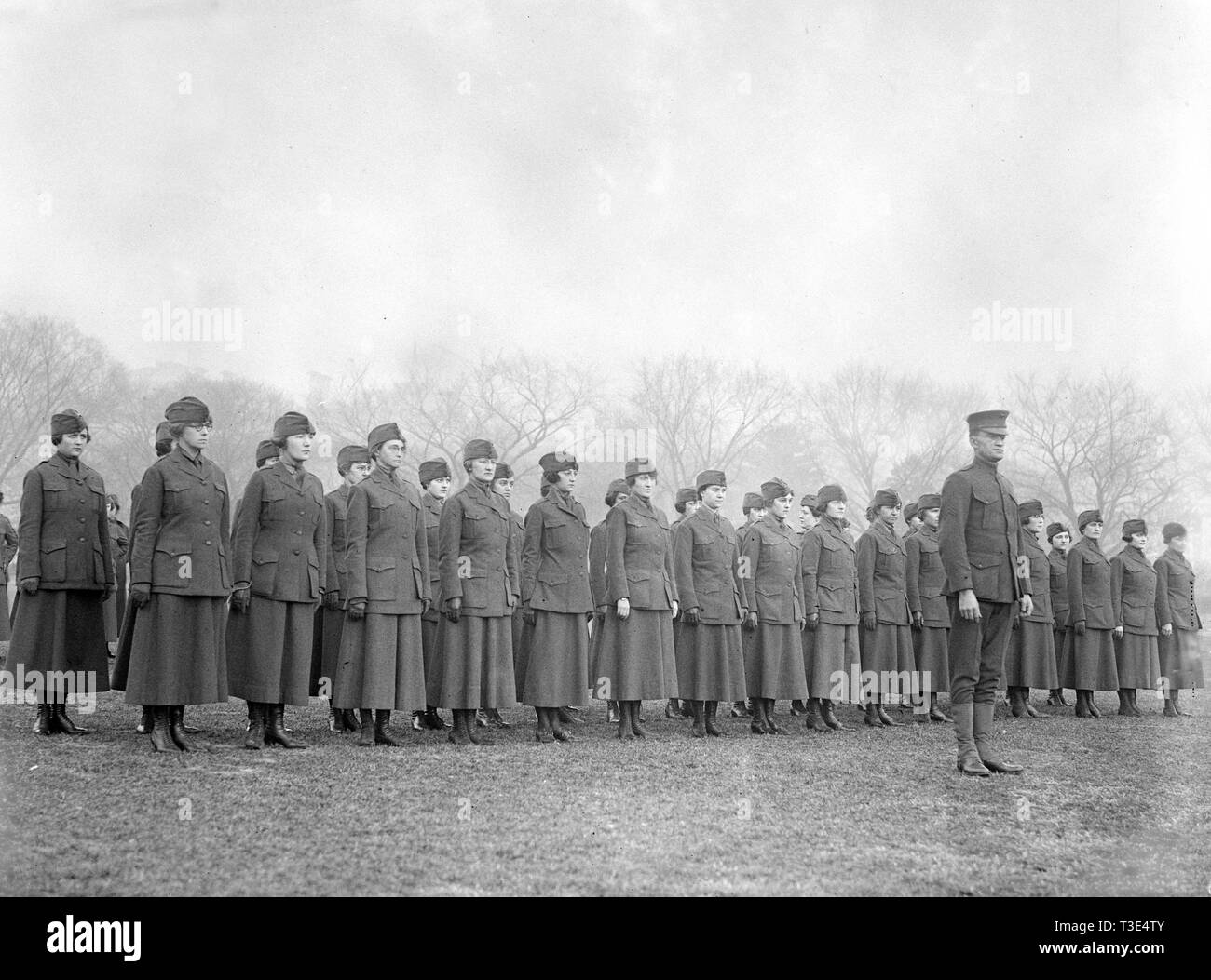 Marinettes de l'United States Marine Corps ca. 1918 (femelle Marines) Banque D'Images