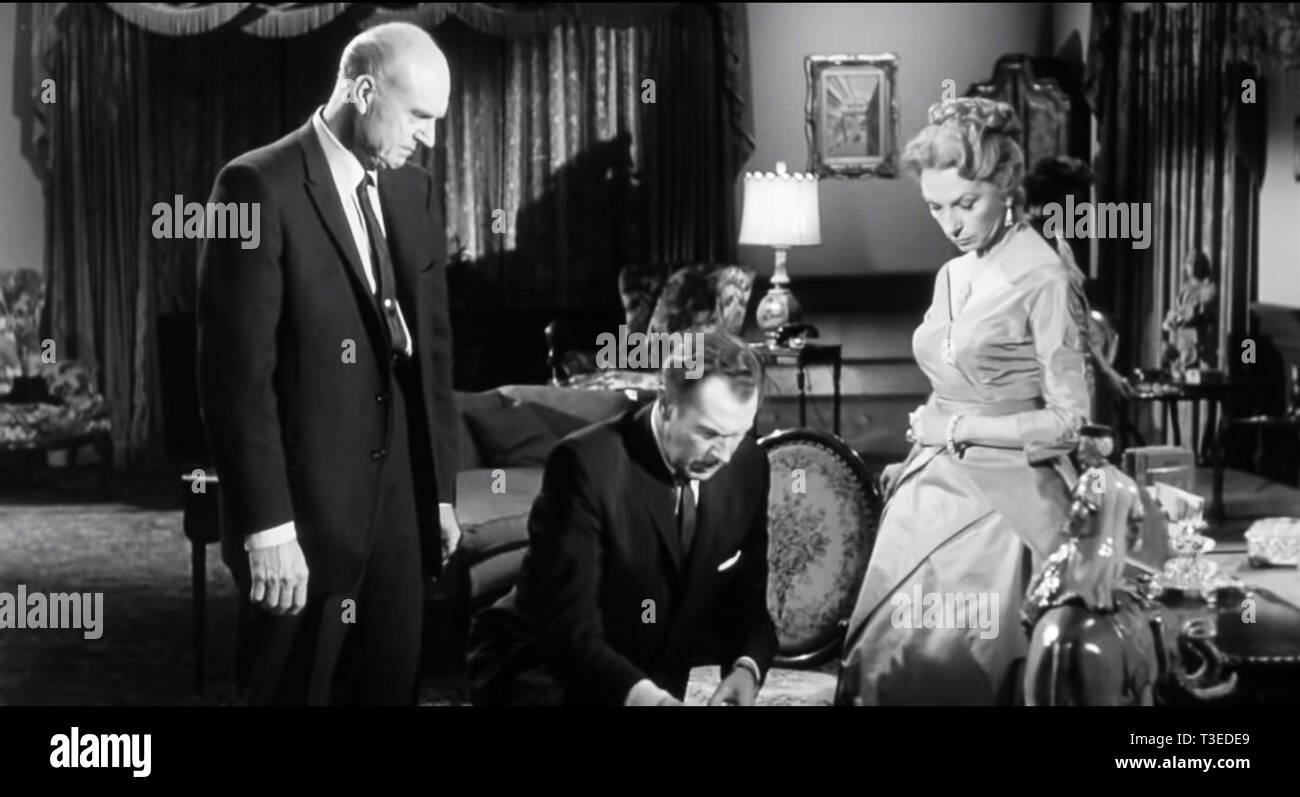 Le Bat est un film américain de 1959 avec Vincent Price et Agnes Moorehead. C'est la quatrième adaptation cinématographique de l'histoire, qui commence comme un roman 1908 l'escalier circulaire par Mary Roberts Rinehart, qu'elle a ensuite adapté (avec Avery Hopwood) dans le 1920 jouer la bat.[1][2][3] La première version cinématographique de la pièce a été le film muet américain 1926 Le Bat. La version cinématographique a été adapté par le dramaturge Crane Wilbur, qui a également dirigé.[4] La Chauve-souris a été distribué en 1959 sur un double projet de loi avec le marteau de la Momie film britannique.[1] maintenant dans le domaine public, Banque D'Images