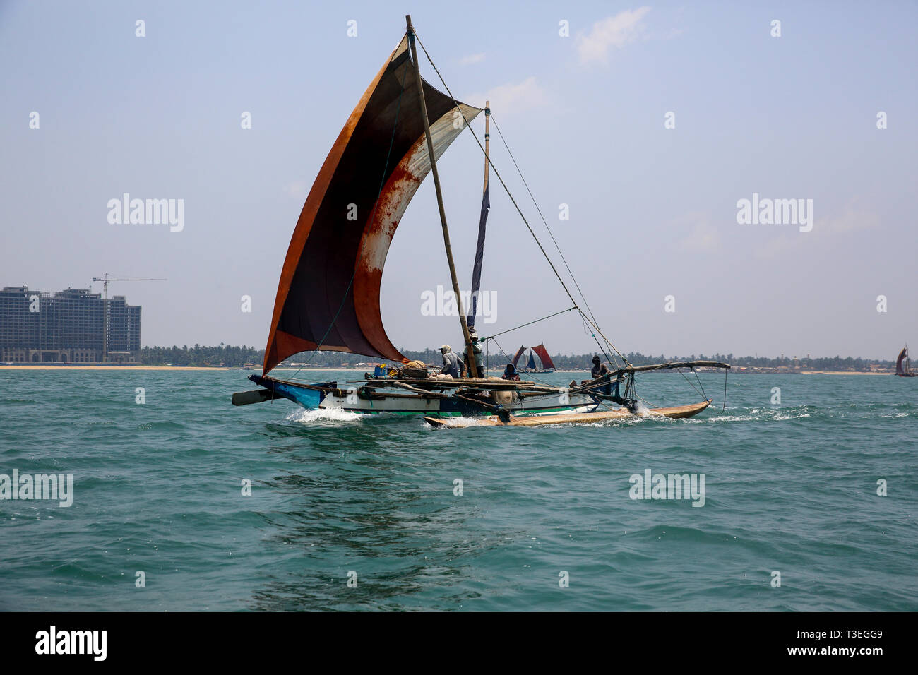 La pêche traditionnelle du Sri Lanka catamarans en mer dorsale Chagos-Maldives à Negombo, Sri Lanka Banque D'Images