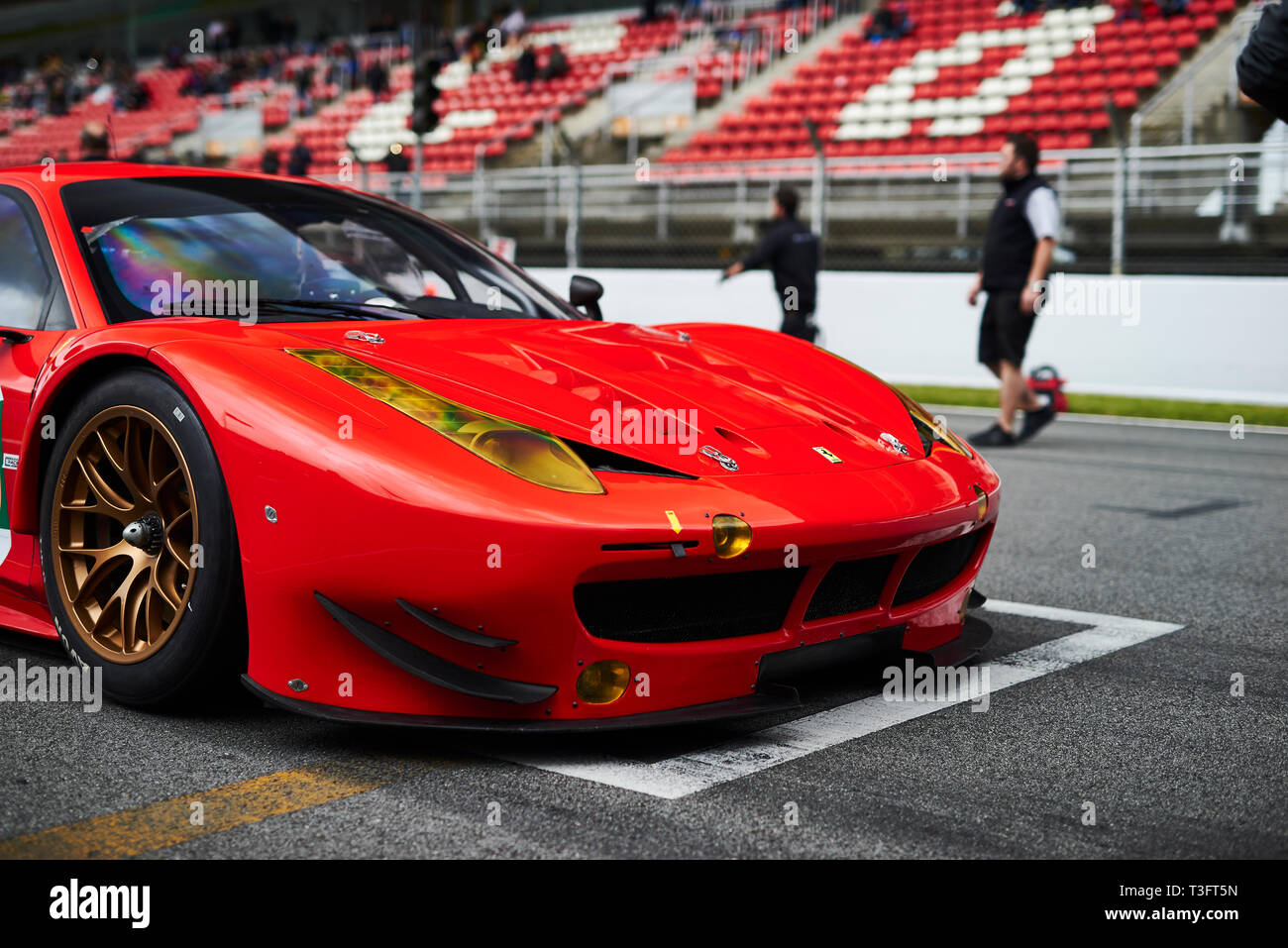 Barcelone, Espagne. 7 avril, 2019. Henrik Lindberg et Tina Kok (DNK) prépare à la ligne de départ pour l'Endurance Racing Legends course par Peter Auto Banque D'Images