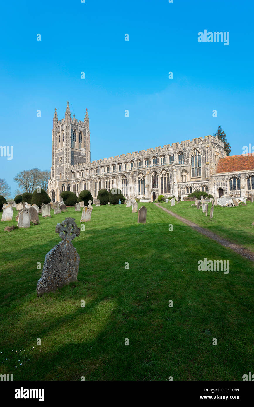 Long Melford, vue de l'église de l'église Holy Trinity - une grande église paroissiale médiévale dans le Suffolk village de Long Melford, England, UK. Banque D'Images