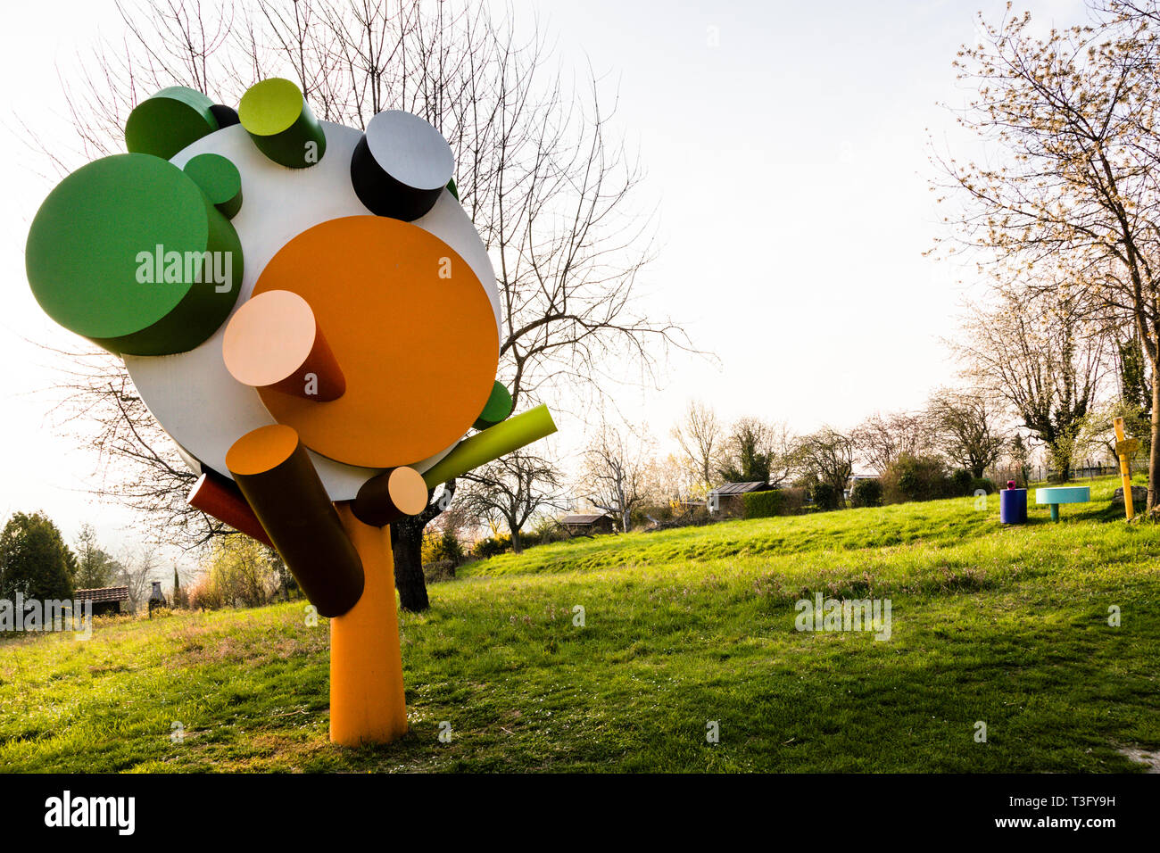 Illustrations de l'arbre par l'artiste Tobias Rehberger à Weil am Rhein, Allemagne Banque D'Images