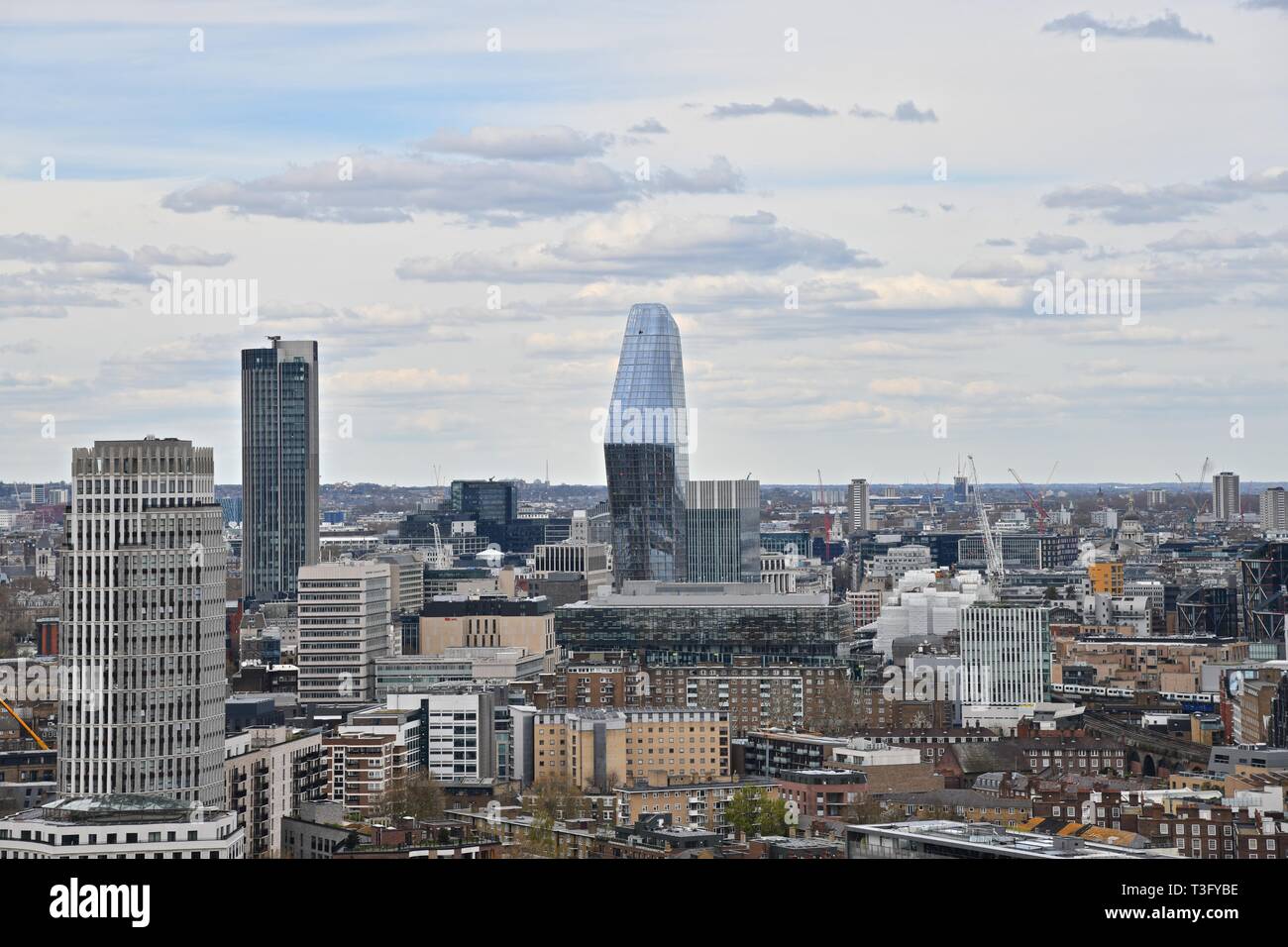 Vue panoramique de la ville de Londres à partir de la tour résidentielle moderne Banque D'Images