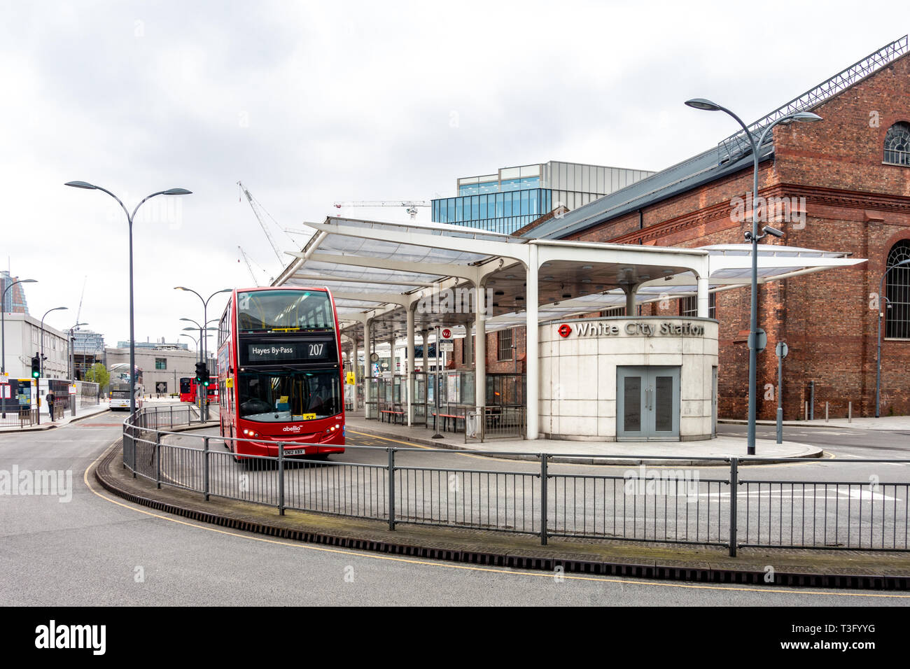 White City Bus Station à Shepherds Bush à Londres, UK est une plaque tournante du transport. Banque D'Images