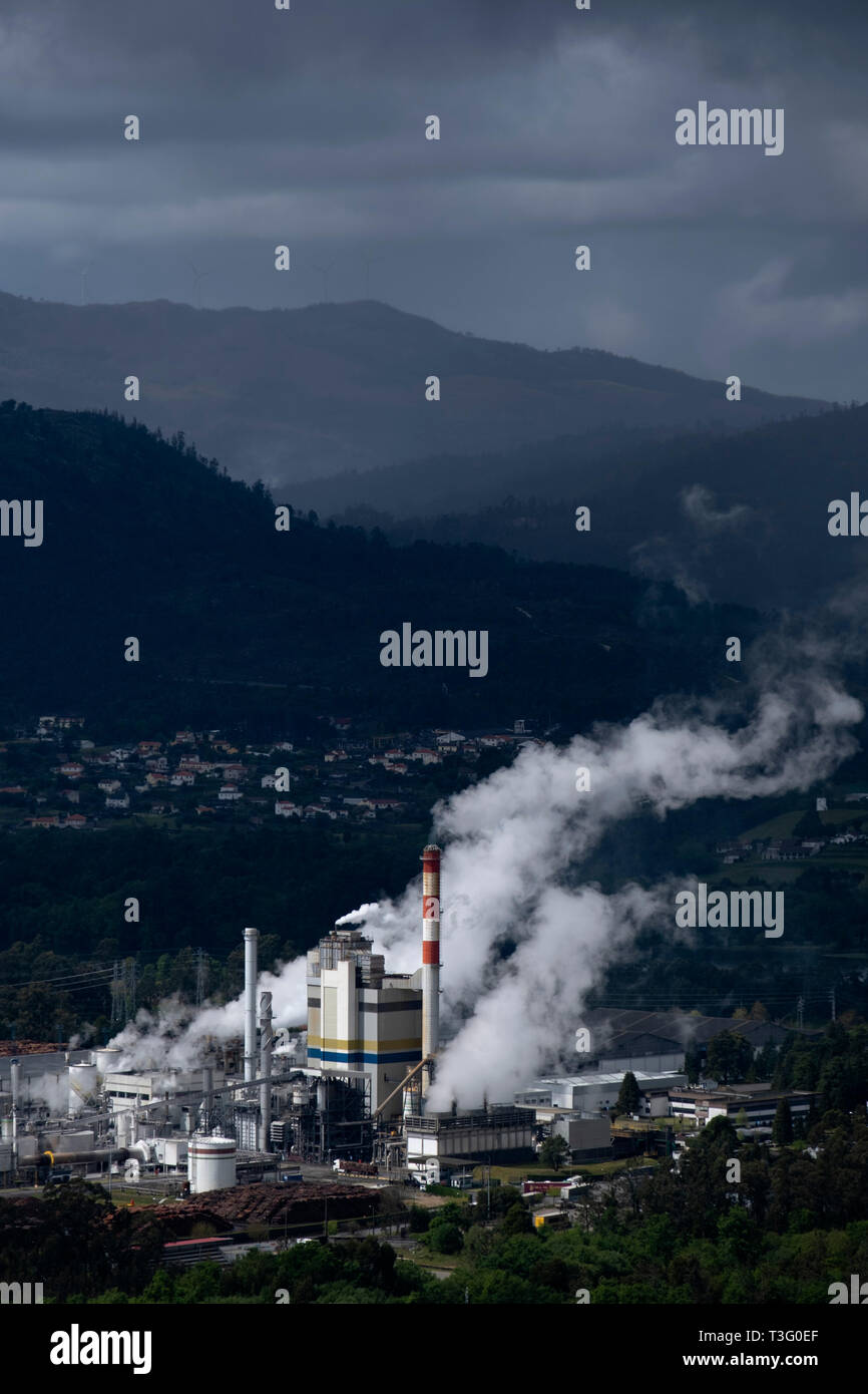 Vue aérienne d'une pollution de l'air d'usine Banque D'Images