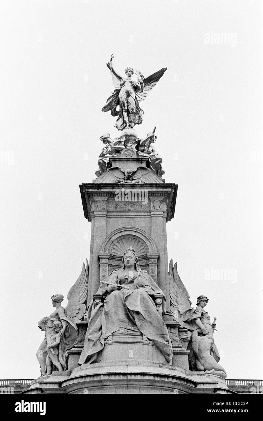 Monument de la reine Victoria, le palais de Buckingham, le Mall, Londres, Angleterre, Royaume-Uni, Europe Banque D'Images