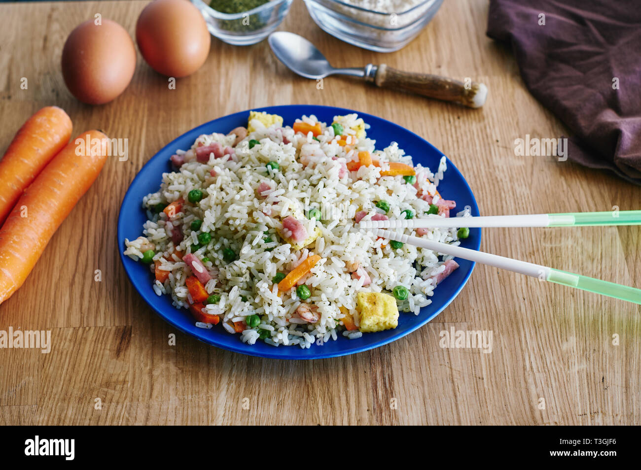 3 riz enchante en fibre de bambou plat avec des bâtons de résine Banque D'Images