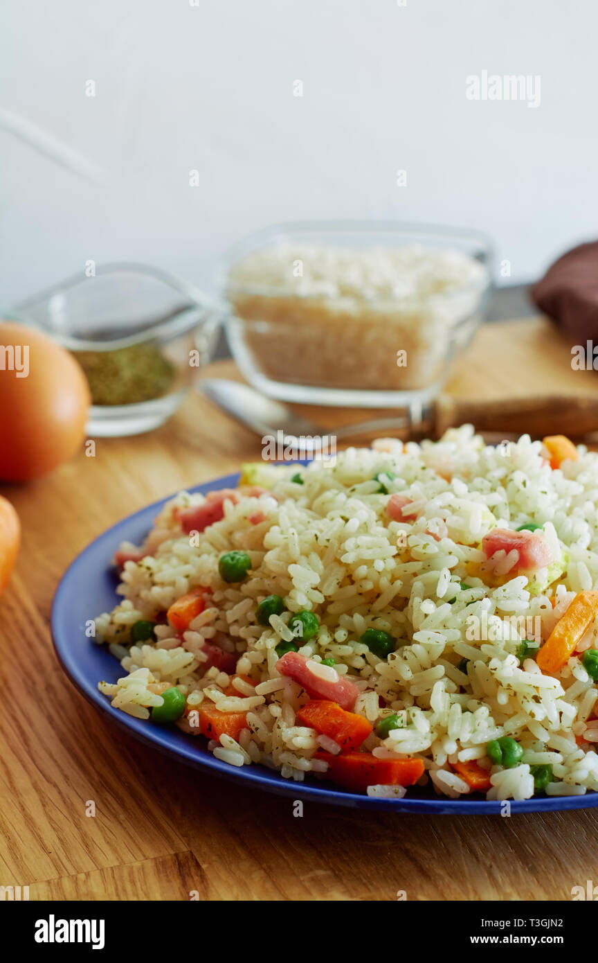 3 riz enchante en fibre de bambou plat avec des bâtons de résine Banque D'Images