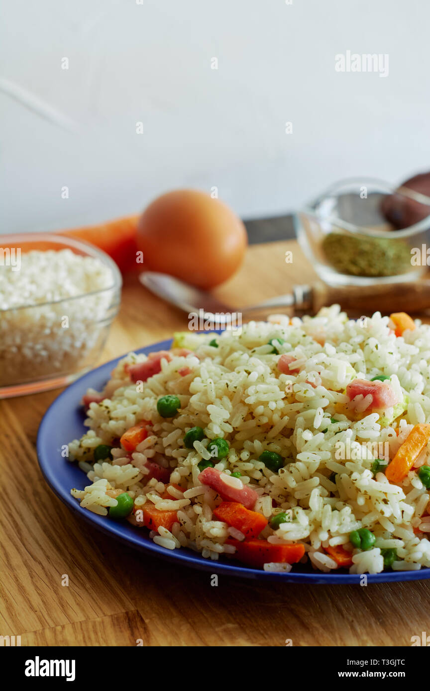 3 riz enchante en fibre de bambou plat avec des bâtons de résine Banque D'Images