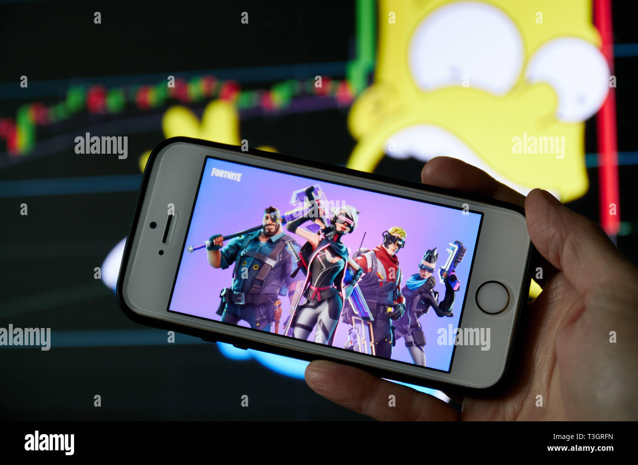 Fortnite Mobile Game Photos Fortnite Mobile Game Images Alamy - san francisco ca usa avril 2019 un telephone avec un logo du jeu