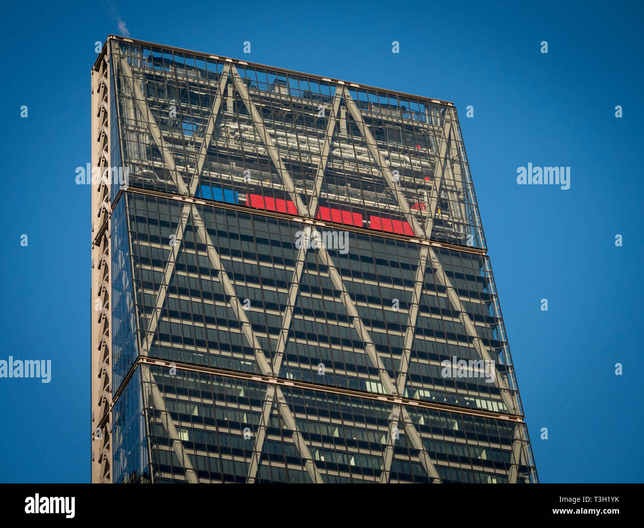 La râpe à fromage ou le Leadenhall building dans le quartier financier de Londres, le bâtiment a été conçu par Rogers Stirk Harbour et achevé en 2014 Banque D'Images