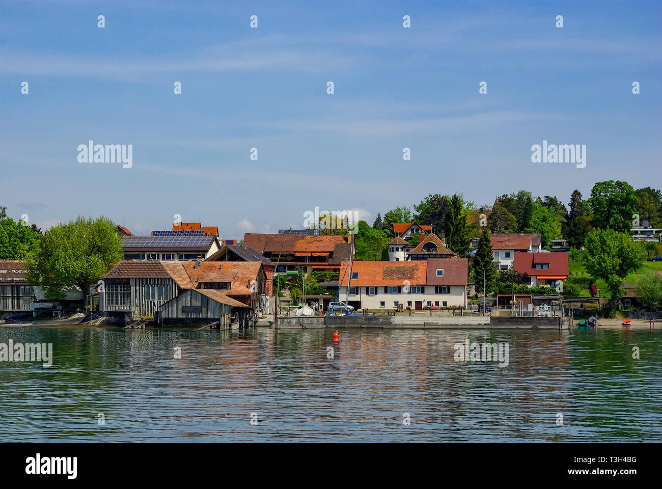 Côté rive sud du lac de l'île de Reichenau, sur le lac de Constance, Baden-Wurttemberg, Allemagne, Europe. Banque D'Images