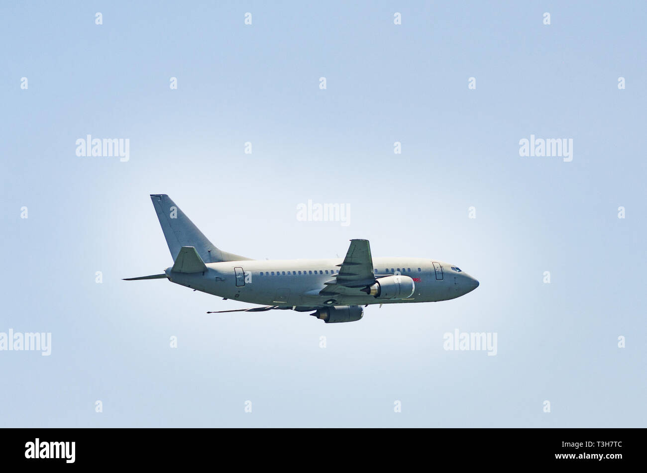 Avion militaire de labourer le ciel de Lima - Pérou. Banque D'Images