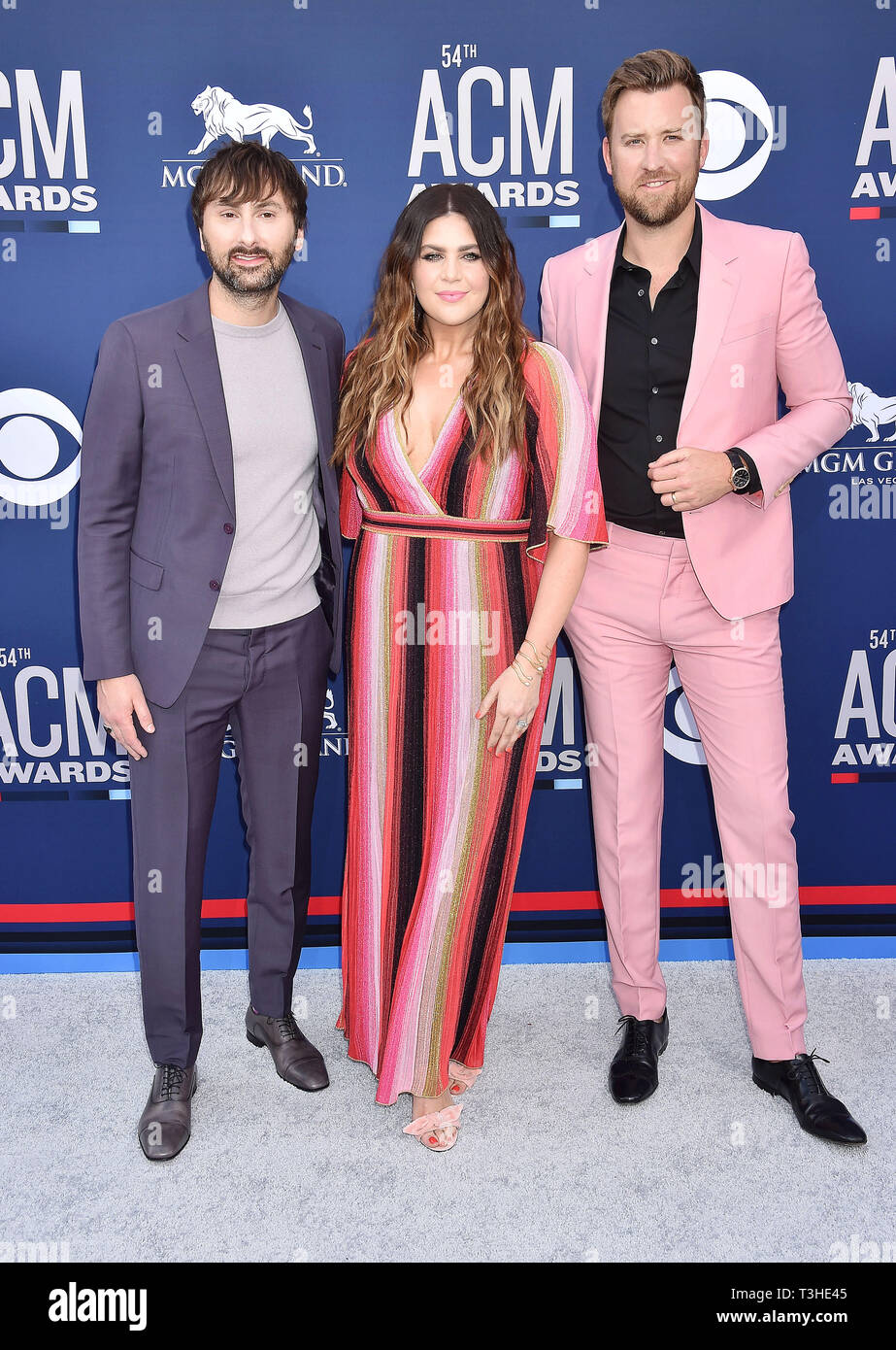LAS VEGAS, NV - 07 avril : (L-R) Dave Haywood, Hillary Scott et Charles Kelley de Lady Antebellum assister à la 54e Academy of Country Music Awards at MGM Grand Hotel & Casino sur Avril 07, 2019 à Las Vegas, Nevada. Banque D'Images