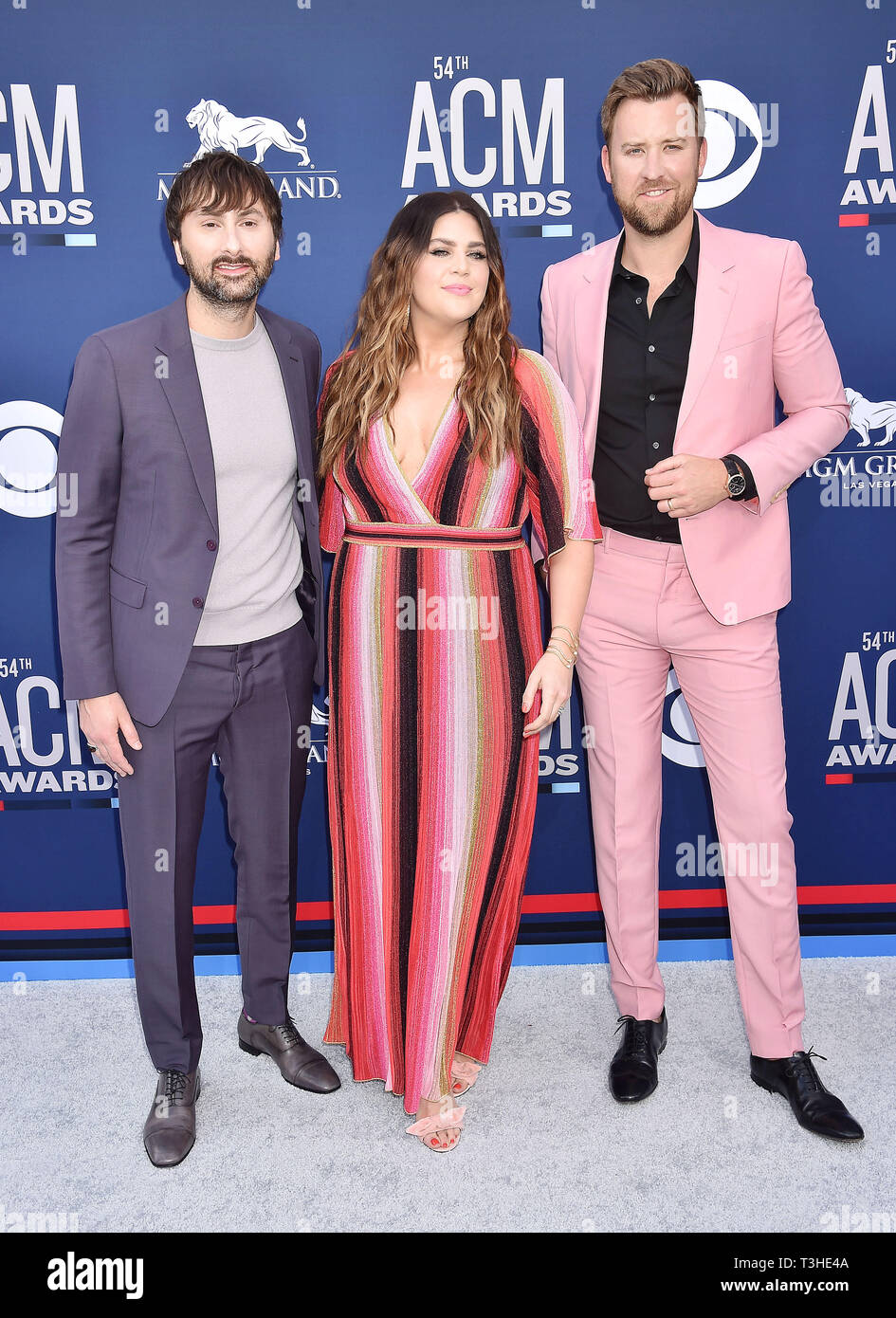 LAS VEGAS, NV - 07 avril : (L-R) Dave Haywood, Hillary Scott et Charles Kelley de Lady Antebellum assister à la 54e Academy of Country Music Awards at MGM Grand Hotel & Casino sur Avril 07, 2019 à Las Vegas, Nevada. Banque D'Images