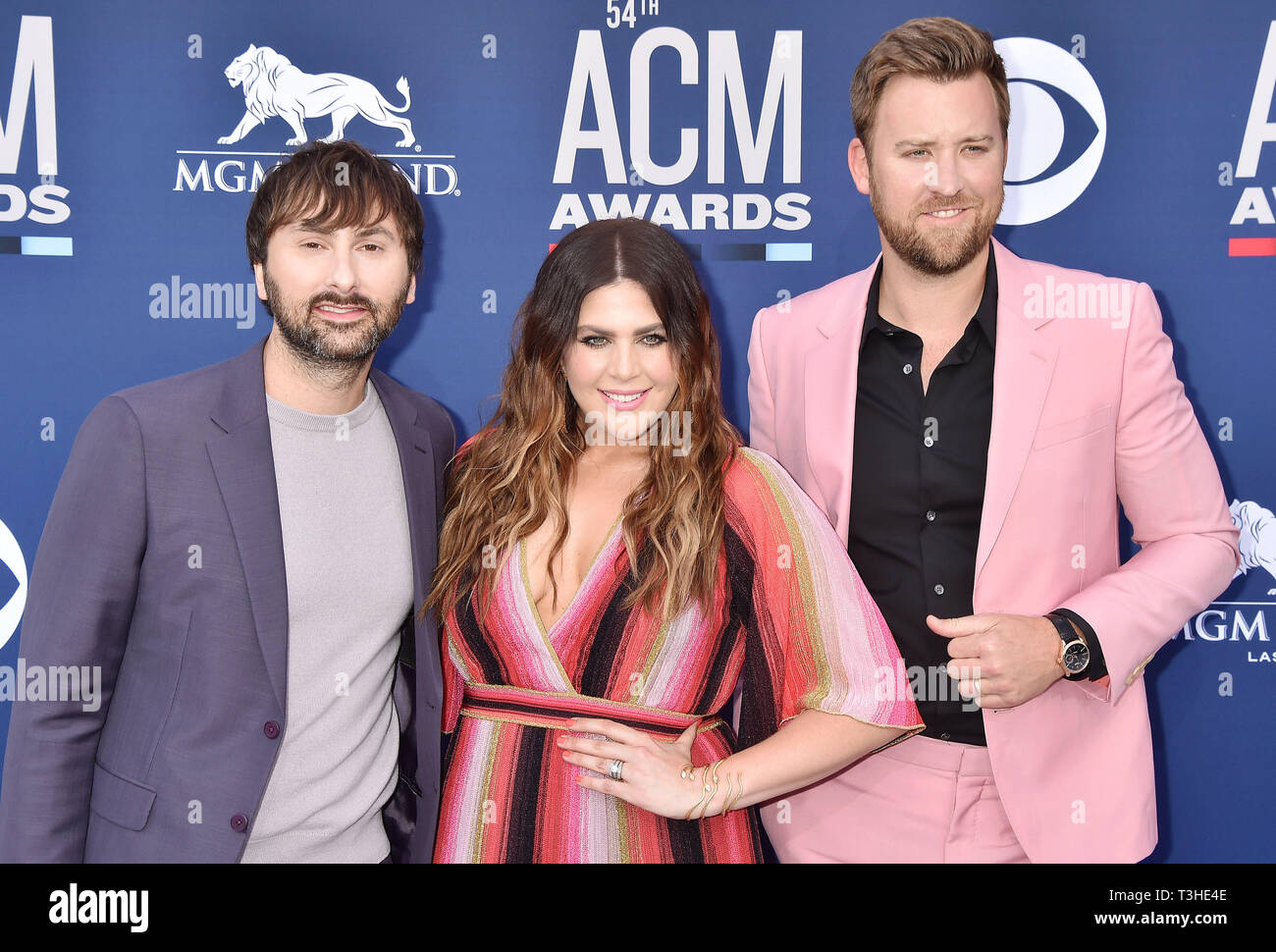 LAS VEGAS, NV - 07 avril : (L-R) Dave Haywood, Hillary Scott et Charles Kelley de Lady Antebellum assister à la 54e Academy of Country Music Awards at MGM Grand Hotel & Casino sur Avril 07, 2019 à Las Vegas, Nevada. Banque D'Images