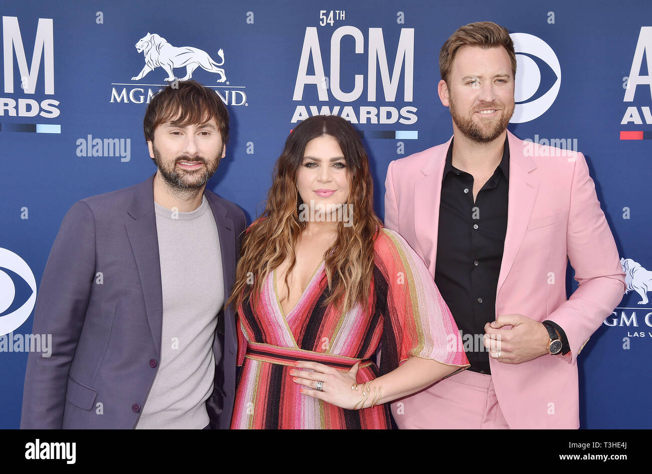 LAS VEGAS, NV - 07 avril : (L-R) Dave Haywood, Hillary Scott et Charles Kelley de Lady Antebellum assister à la 54e Academy of Country Music Awards at MGM Grand Hotel & Casino sur Avril 07, 2019 à Las Vegas, Nevada. Banque D'Images