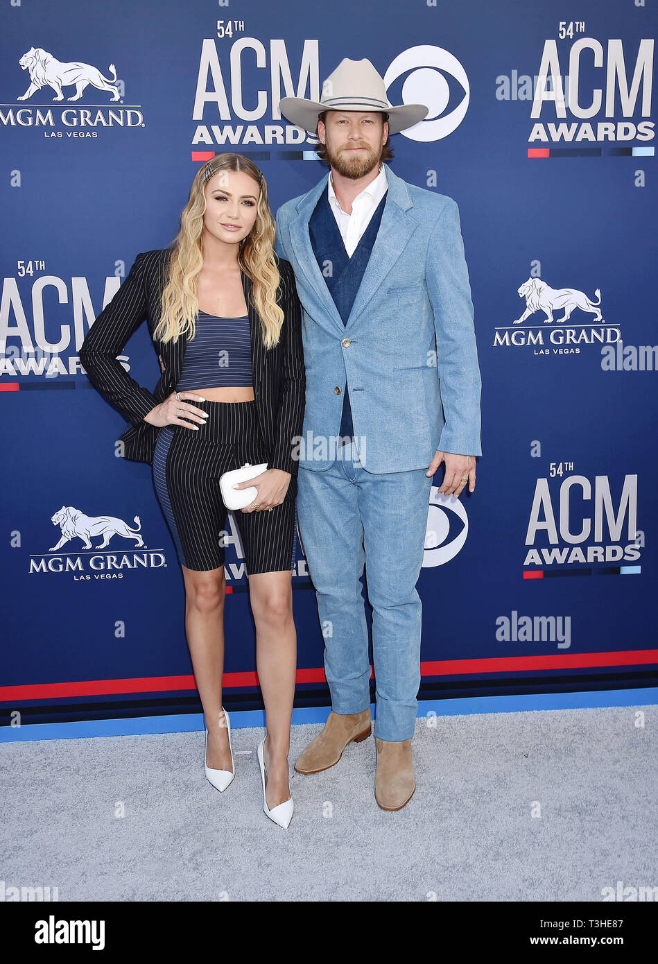 LAS VEGAS, NV - 07 avril : Brittney Marie Kelley (L) et Brian Kelley de Floride Géorgie Line assister à la 54e Academy of Country Music Awards at MGM Grand Hotel & Casino sur Avril 07, 2019 à Las Vegas, Nevada. Banque D'Images