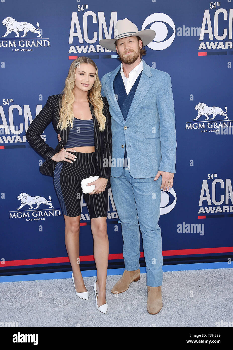 LAS VEGAS, NV - 07 avril : Brittney Marie Kelley (L) et Brian Kelley de Floride Géorgie Line assister à la 54e Academy of Country Music Awards at MGM Grand Hotel & Casino sur Avril 07, 2019 à Las Vegas, Nevada. Banque D'Images