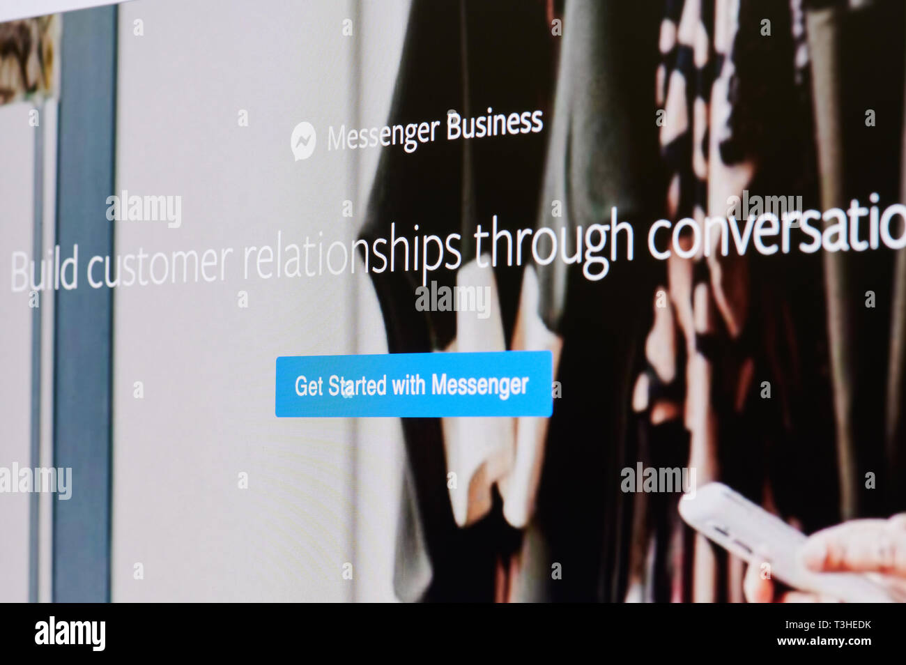 New York, USA - 8 avril 2019 : Facebook messenger business sur écran numérique vue macro close up Banque D'Images