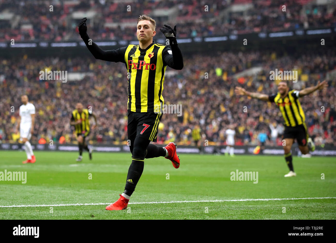 Gerard Deulofeu du Watford célèbre marquant son troisième but de côtés du jeu pendant le match de demi-finale de la FA Cup au stade de Wembley, Londres. Banque D'Images