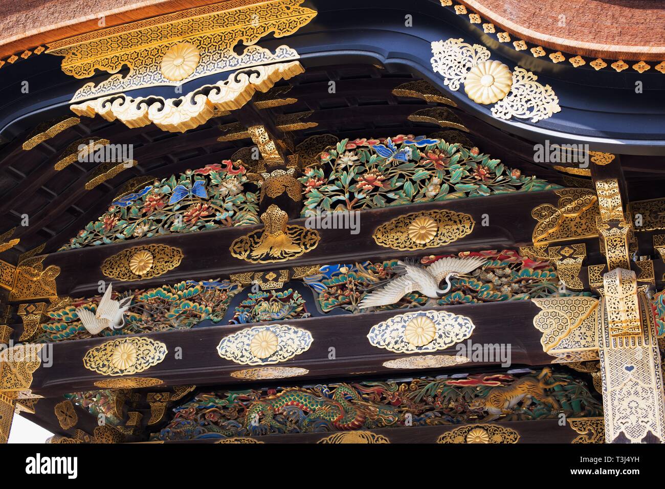Détails de l'or de Karamon Gate au château de Nijo à Kyoto, au Japon. Banque D'Images