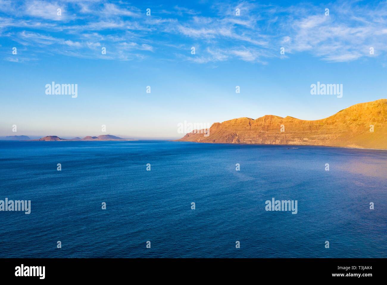 La Graciosa Island, près de Risco de Famara Caleta de Famara, drone abattu, Lanzarote, îles Canaries, Espagne Banque D'Images
