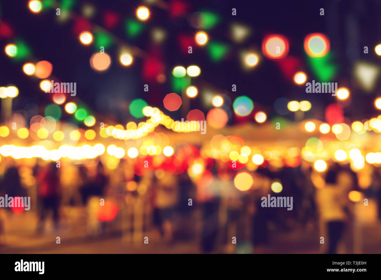 Bokeh flou festival nuit lumière chaude cool parti chill dans walking  street Photo Stock - Alamy