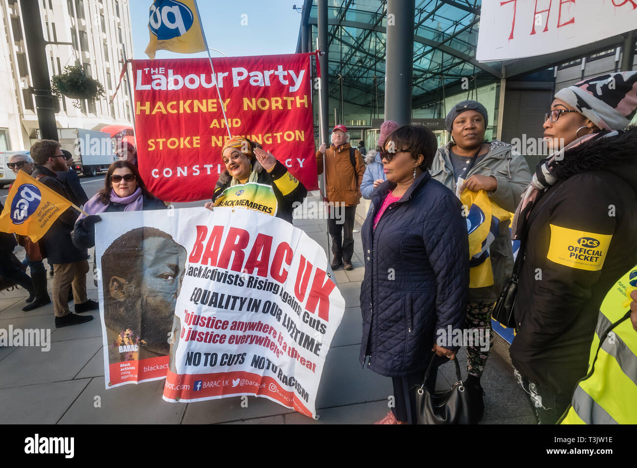Londres, Royaume-Uni. 10 avril 2019. À la campagne le gouvernement ministère de l'économie, de l'énergie et de stratégie industrielle (IBE) , y compris Zita Holbourne de PC et BARAC, faire preuve de solidarité avec les travailleurs indépendants à la fin de leurs trois jours de grève pour un salaire décent et des termes et conditions. Les travailleurs sont sur la pauvreté payer, sous-traitées par Ararmark à BEIS qui ont répondu avec des menaces de licenciements. Crédit : Peter Marshall/Alamy Live News Banque D'Images