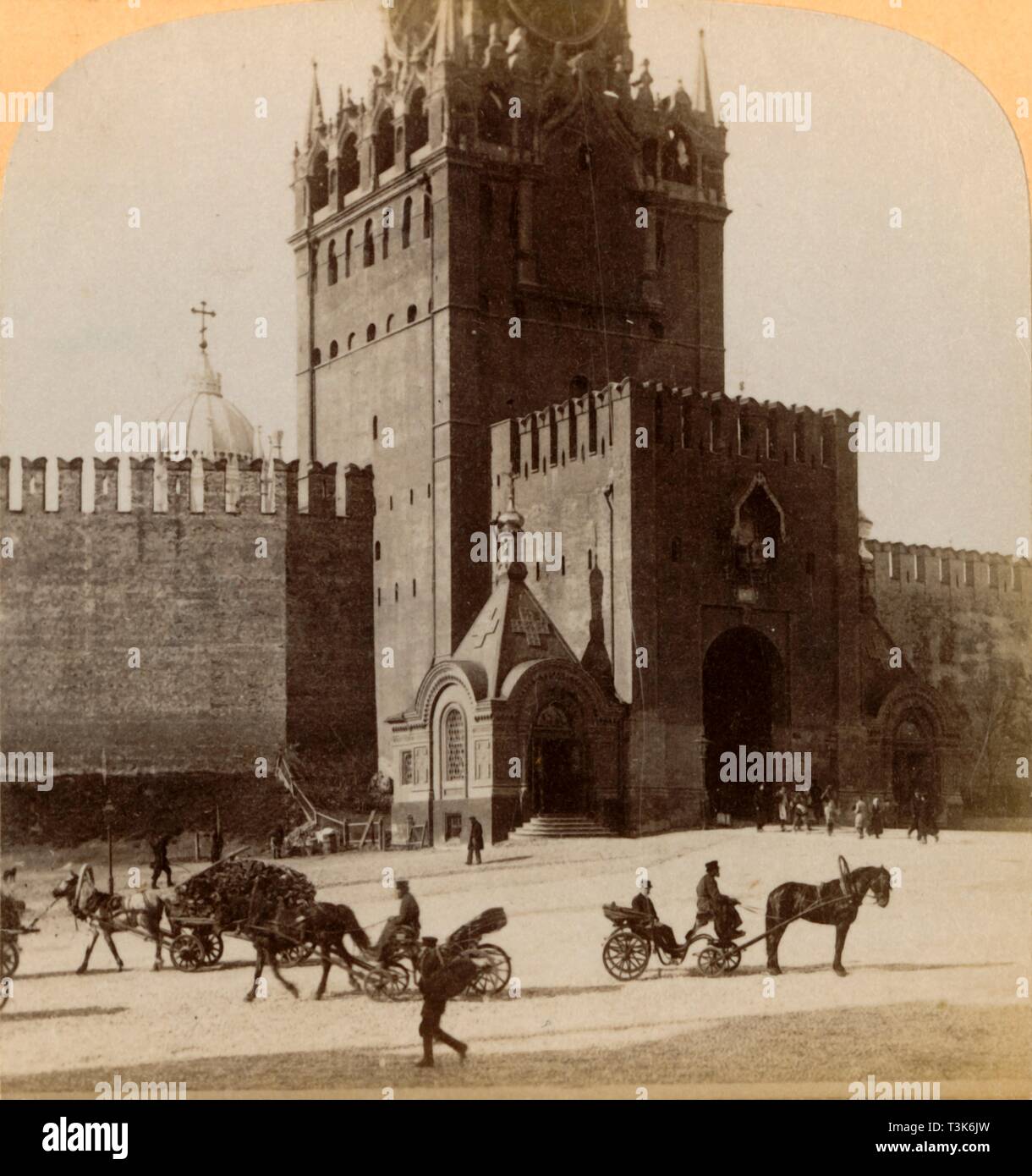 «Voroto paski, sacrée Porte du Kremlin, Moscou, Russie...", 1898. Organisateur : Underwood & Underwood. Banque D'Images