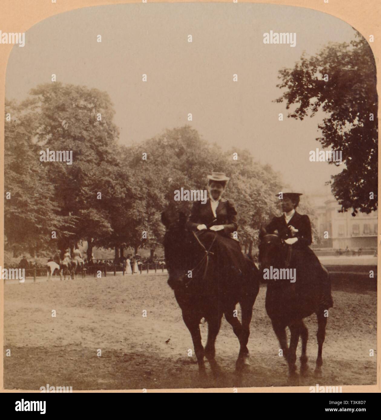 'Un matin tôt de Rotten Row, ride, Hyde Park, Londres, Angleterre', 1896. Organisateur : Underwood & Underwood. Banque D'Images