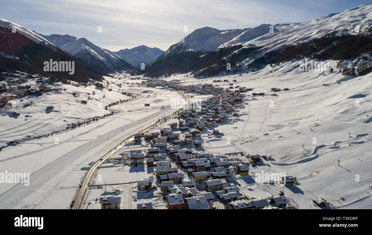 Village de Livigno, vue panoramique. Station de ski dans les Alpes italiennes Banque D'Images